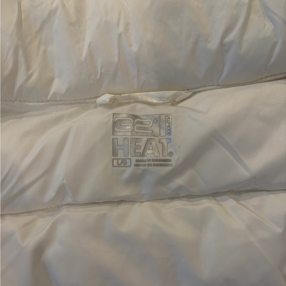 32 Degrees Tennis Custom LOVE White Sleeveless Puffer Vest Large Zipped Pockets - Picture 10 of 14